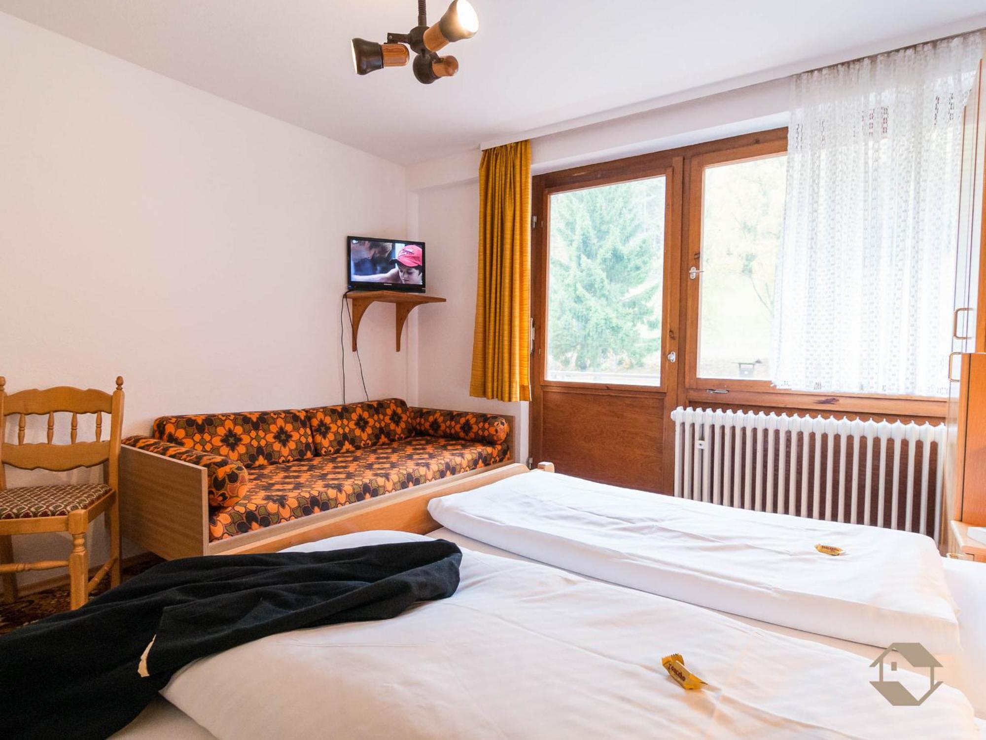 Enri Theater & Pension Bruderhaus التينستيغ الغرفة الصورة